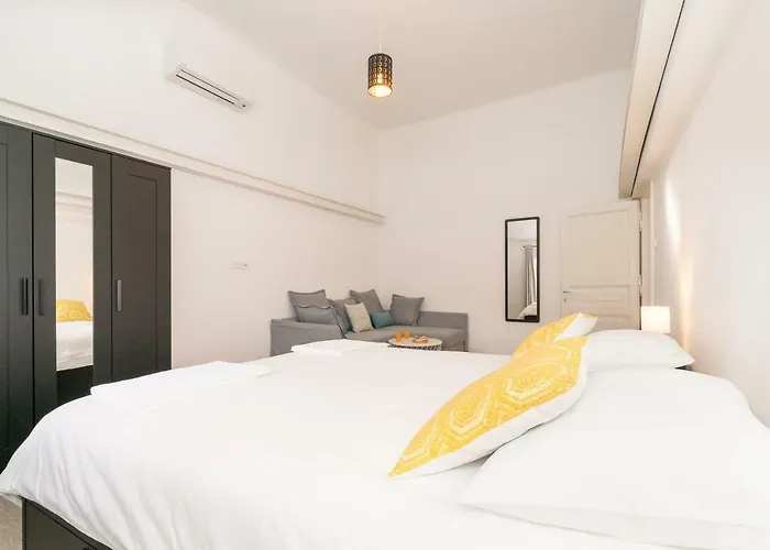 Loft At Republic Square